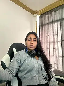 Snapshot of bella-black chatting on 01.13.26 bella-black online show from 01.13.26