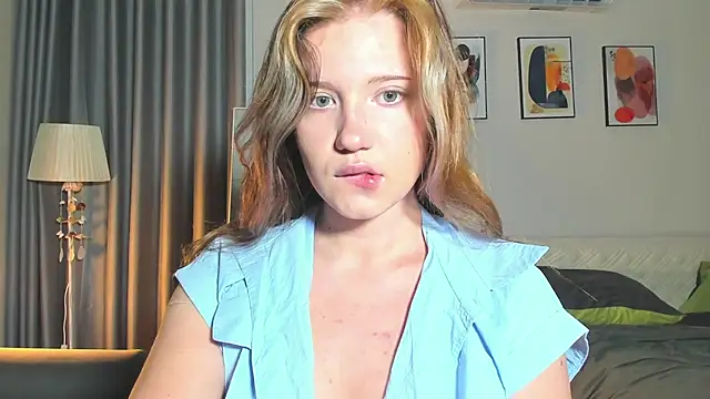 Snapshot of HanahCute chatting on 02.26.25 HanahCute online show from 02.26.25