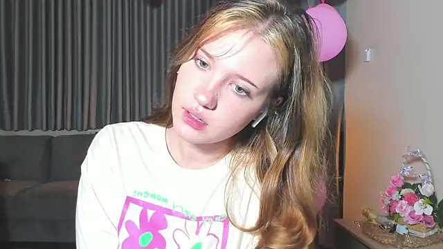 Snapshot of HanahCute chatting on 03.06.25 HanahCute online show from 03.06.25