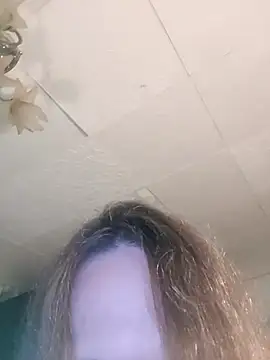 Snapshot of Evelina_cute chatting on 10.24.25 Evelina cute online show from 10.24.25