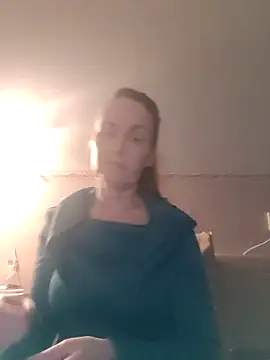 Snapshot of Evelina_cute chatting on 11.22.25 Evelina cute online show from 11.22.25