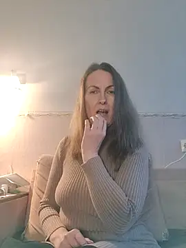 Snapshot of Evelina_cute chatting on 12.02.25 Evelina cute online show from 12.02.25