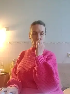 Snapshot of Evelina_cute chatting on 12.04.25 Evelina cute online show from 12.04.25