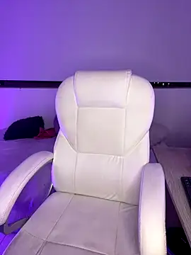 nyna 1 online show from 09.18.25