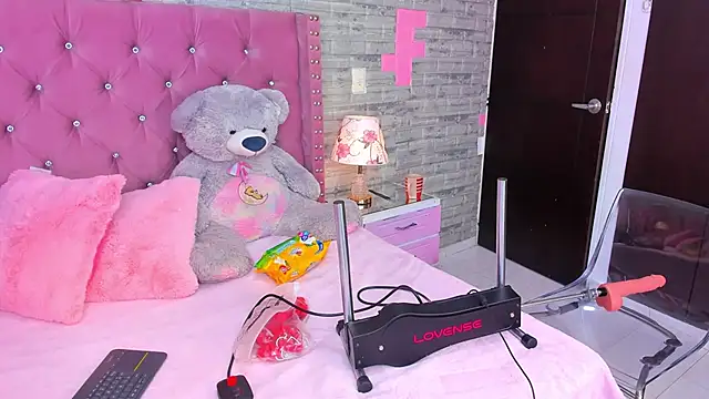 IsabellaBromsS online show from 02.14.25