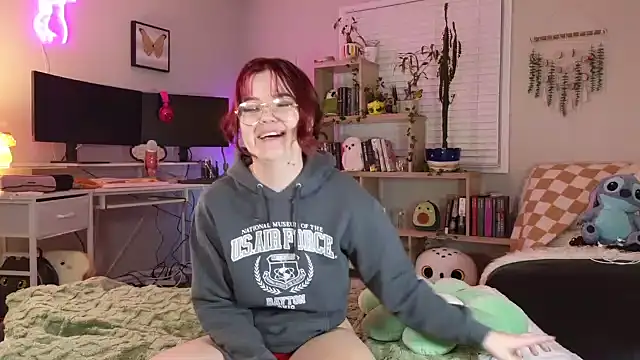 Snapshot of rodeobrii chatting on 02.04.25 rodeobrii online show from 02.04.25