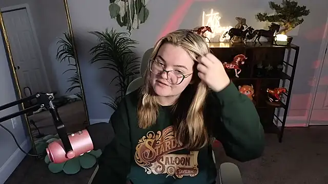 Snapshot of rodeobrii chatting on 11.05.25 rodeobrii online show from 11.05.25