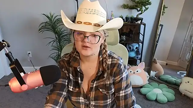 Snapshot of rodeobrii chatting on 12.03.25 rodeobrii online show from 12.03.25