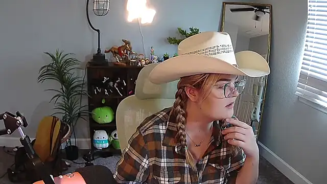 Snapshot of rodeobrii chatting on 12.15.25 rodeobrii online show from 12.15.25