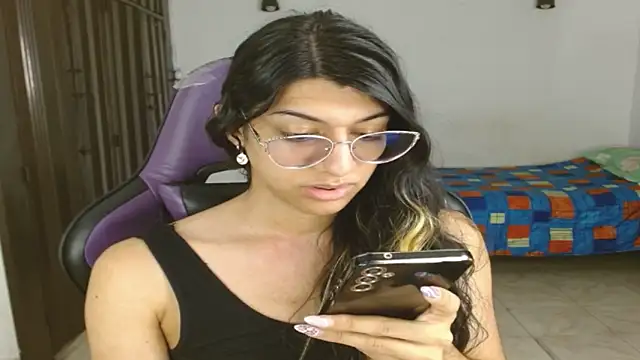 Snapshot of engielphoenis14 chatting on 10.15.25 engielphoenis14 online show from 10.15.25