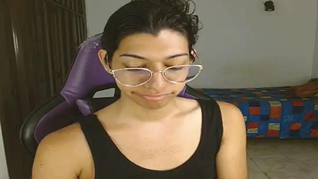 Snapshot of engielphoenis14 chatting on 10.23.25 engielphoenis14 online show from 10.23.25