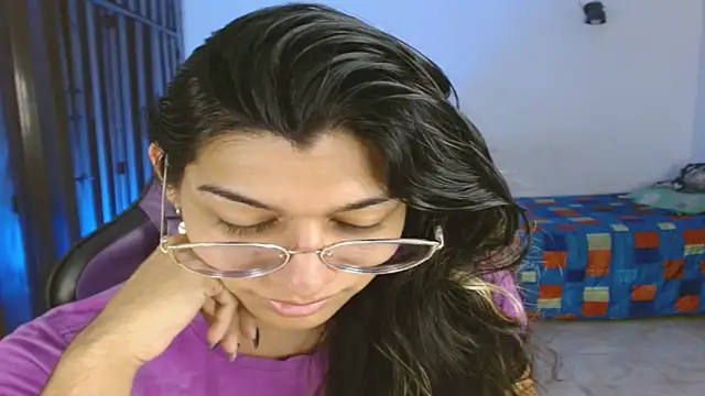 Snapshot of engielphoenis14 chatting on 11.15.25 engielphoenis14 online show from 11.15.25