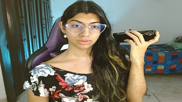 Snapshot of engielphoenis14 chatting on 12.03.25 engielphoenis14 online show from 12.03.25