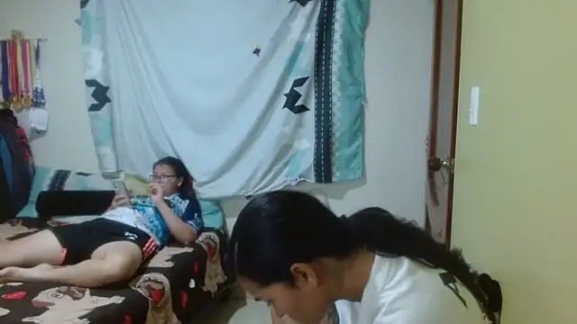 Snapshot of clayre_and_jill chatting on 02.12.26 clayre and jill online show from 02.12.26