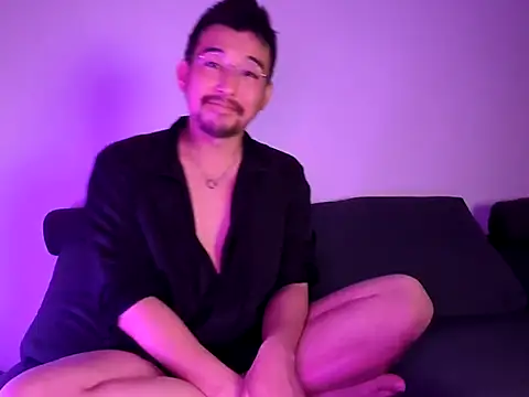 Snapshot of KOUHEY2023 chatting on 02.22.25 KOUHEY2023 online show from 02.22.25