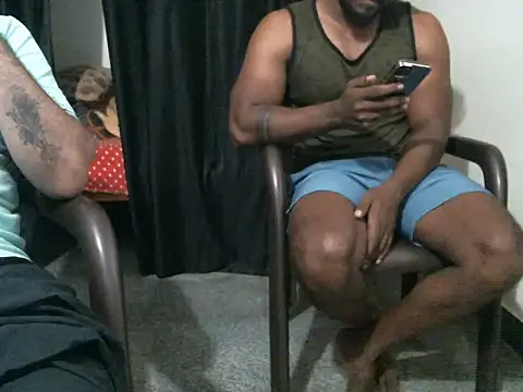 Snapshot of indianbull2023 chatting on 10.27.25 indianbull2023 online show from 10.27.25