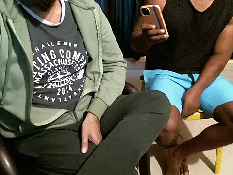 Snapshot of indianbull2023 chatting on 12.23.25 indianbull2023 online show from 12.23.25