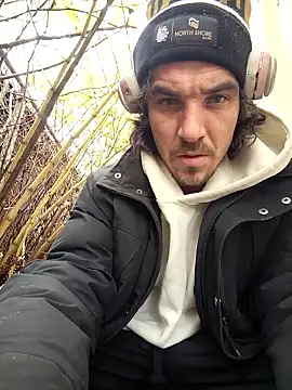 Snapshot of Lilsmokeshow017 chatting on 11.04.25 Lilsmokeshow017 online show from 11.04.25