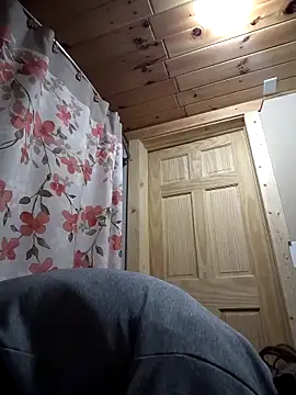 Snapshot of Lilsmokeshow017 chatting on 11.28.25 Lilsmokeshow017 online show from 11.28.25