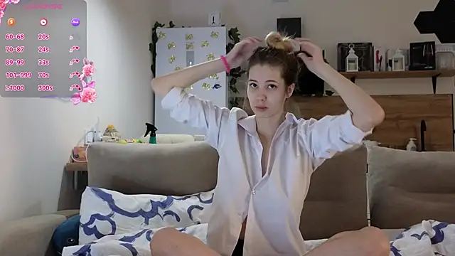 Girl alone home online show from 03.15.25