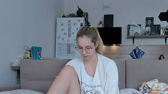 Girl alone home online show from 05.30.26