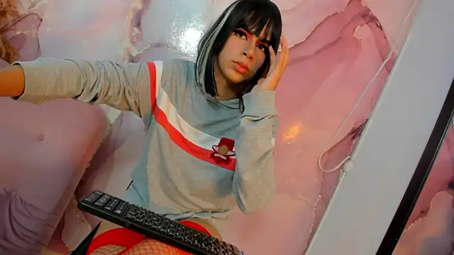 Tiff Valentine online show from 02.22.25