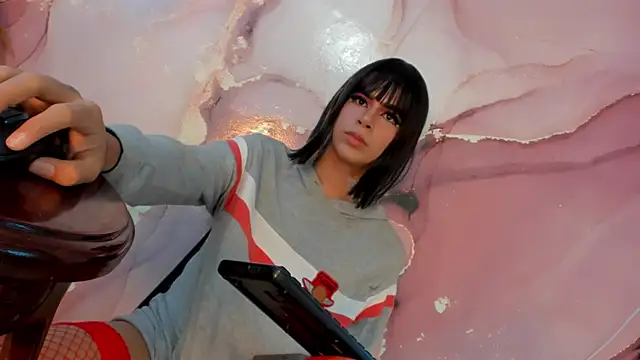 Tiff Valentine online show from 02.22.25