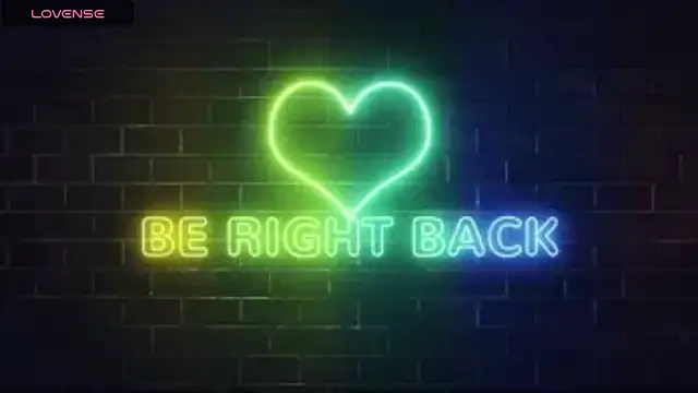 Snapshot of MrAndMrsCrook chatting on 10.25.25 MrAndMrsCrook online show from 10.25.25