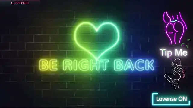 Snapshot of MrAndMrsCrook chatting on 11.13.25 MrAndMrsCrook online show from 11.13.25