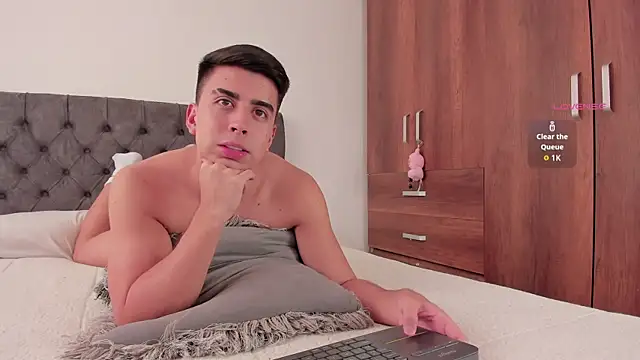 Snapshot of jordanmuskk chatting on 11.11.25 jordanmuskk online show from 11.11.25