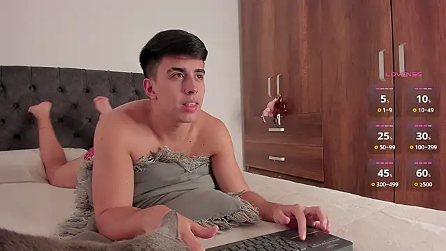 Snapshot of jordanmuskk chatting on 11.27.25 jordanmuskk online show from 11.27.25