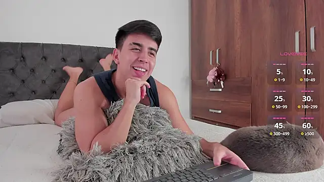 Snapshot of jordanmuskk chatting on 12.02.25 jordanmuskk online show from 12.02.25