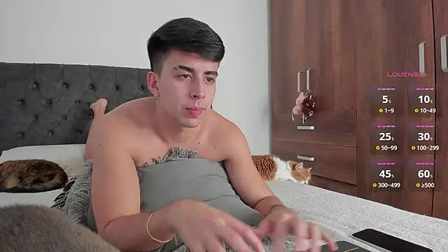 Snapshot of jordanmuskk chatting on 12.17.25 jordanmuskk online show from 12.17.25