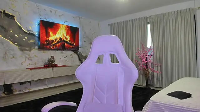 Snapshot of patriciakeys chatting on 12.19.25 patriciakeys online show from 12.19.25