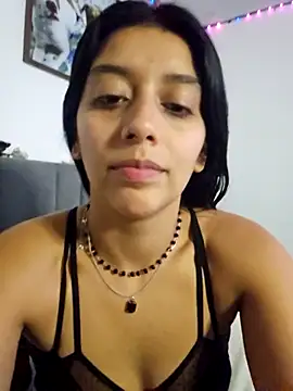 Snapshot of BrittanyDiaz chatting on 10.24.25 BrittanyDiaz online show from 10.24.25