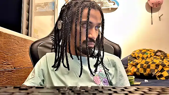 hotcamboy420 online show from 02.18.25