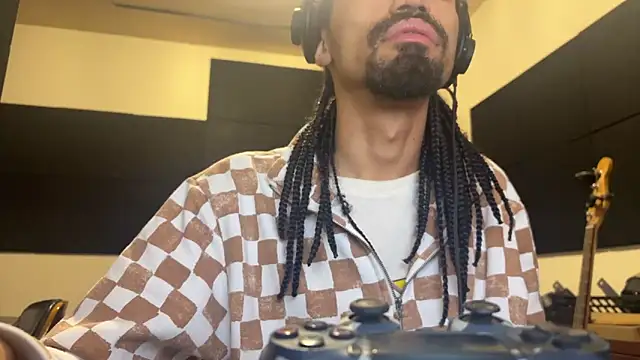 hotcamboy420 online show from 11.25.25