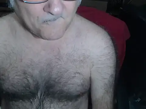 Snapshot of sohorneydad13 chatting on 10.24.25 sohorneydad13 online show from 10.24.25