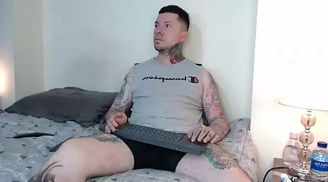 Snapshot of Adam_tatto chatting on 02.17.25 Adam tatto online show from 02.17.25