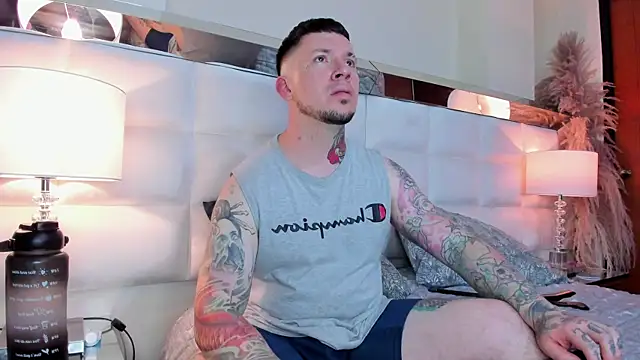 Snapshot of Adam_tatto chatting on 03.21.25 Adam tatto online show from 03.21.25