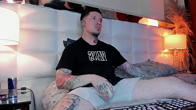 Snapshot of Adam_tatto chatting on 11.09.25 Adam tatto online show from 11.09.25