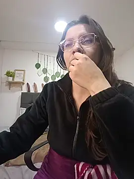 karlamorris  online show from 10.26.25