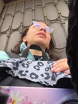 karlamorris  online show from 04.08.26