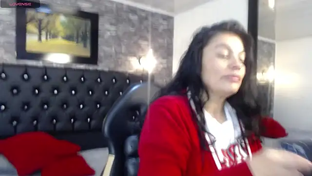 Snapshot of Lust_Mom41 chatting on 12.04.24 Lust Mom41 online show from 12.04.24