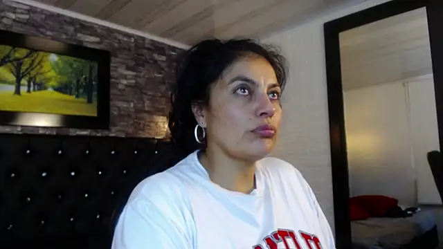 Snapshot of Lust_Mom41 chatting on 12.04.24 Lust Mom41 online show from 12.04.24