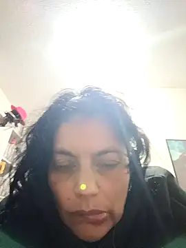 Snapshot of Lust_Mom41 chatting on 01.03.25 Lust Mom41 online show from 01.03.25