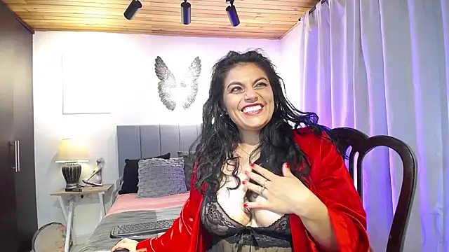 Snapshot of Lust_Mom41 chatting on 02.22.25 Lust Mom41 online show from 02.22.25