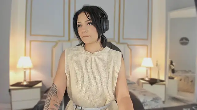 renee shelby  online show from 01.10.26