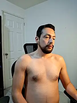 Andresarr93 online show from 11.24.25