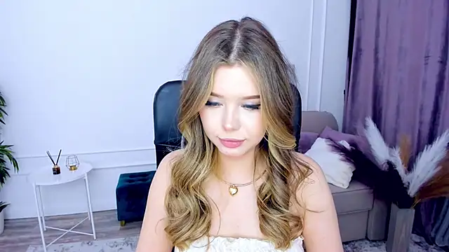 FollowLovee online show from 02.07.25